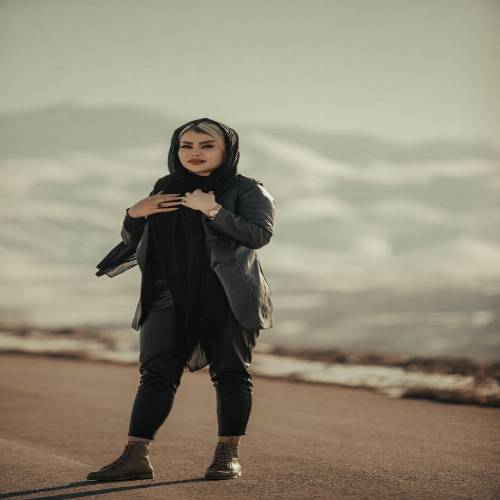 دانلود آهنگ دیجی یالنیز - نازلی مارال (سنی من چوخ سویرم سنی جانان سویرم)